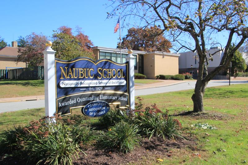 Naubuc Elementary School - photo by Ray Purtell