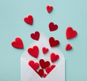 Envelope Hearts-copyright juliasudnitskaya/AdobeStock.com